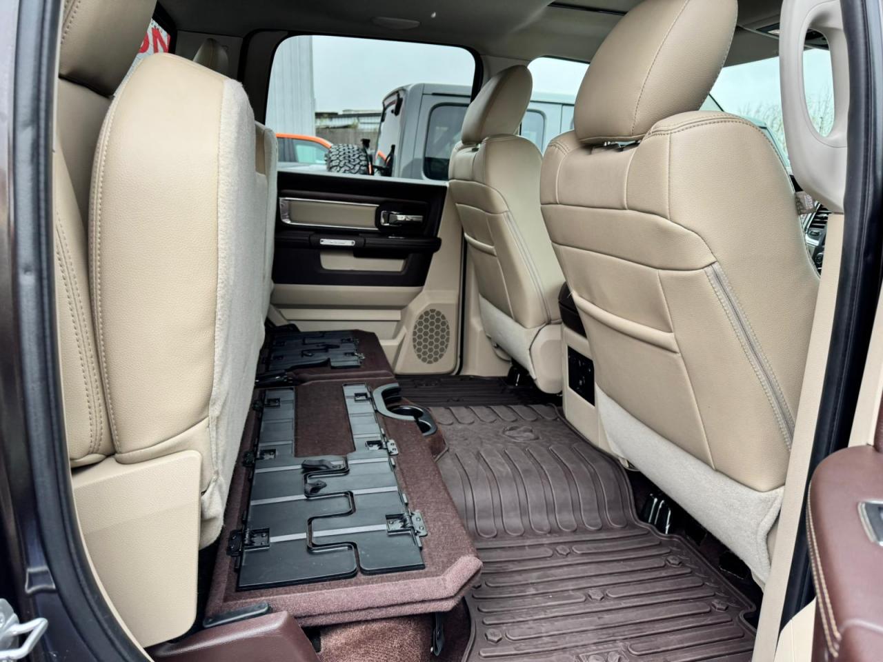 DODGE RAM 1500 CREW LARAMIE AIR RAMBOX