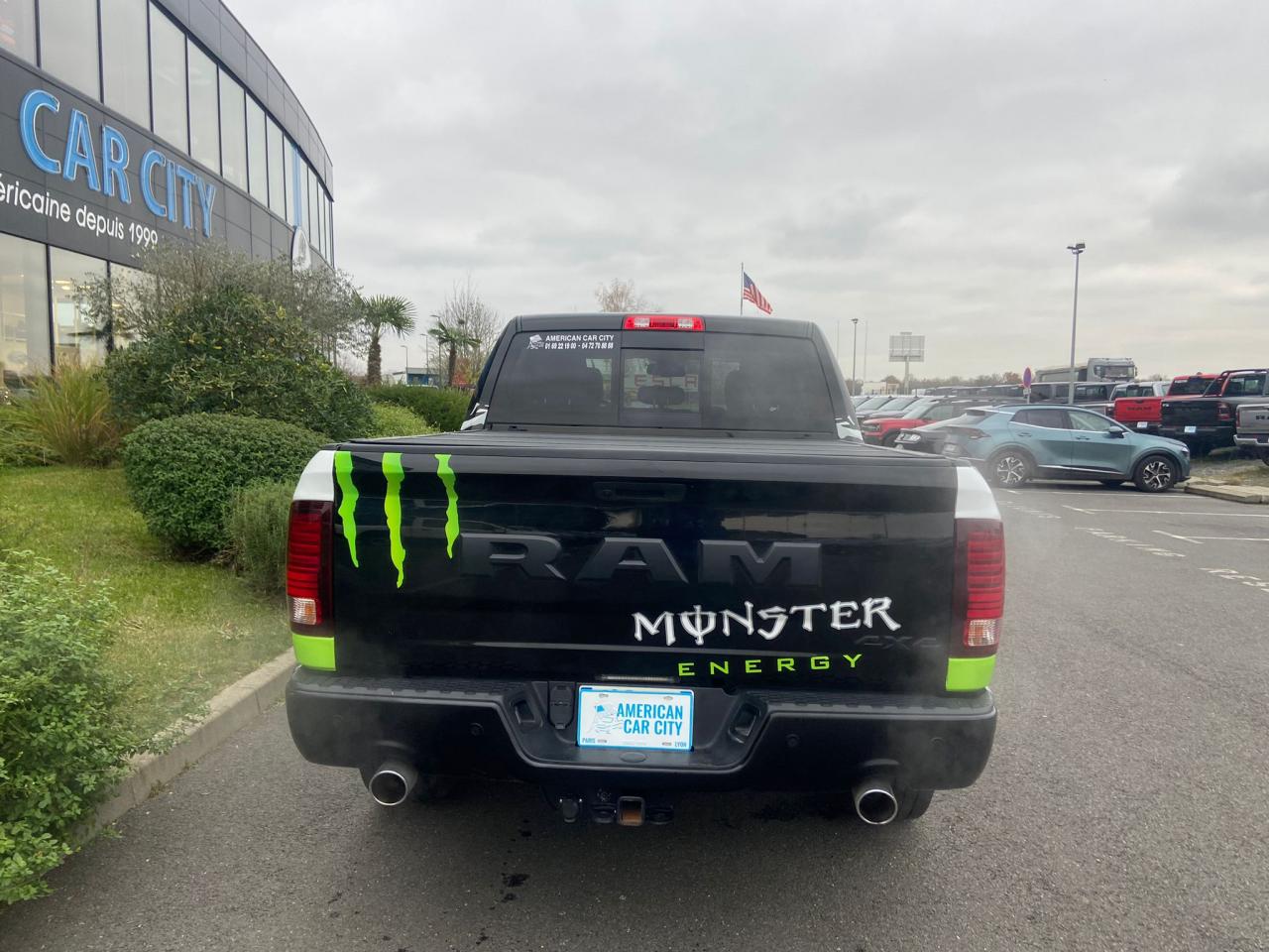 DODGE RAM 1500 CREW SPORT CLASSIC BLACK PACKAGE