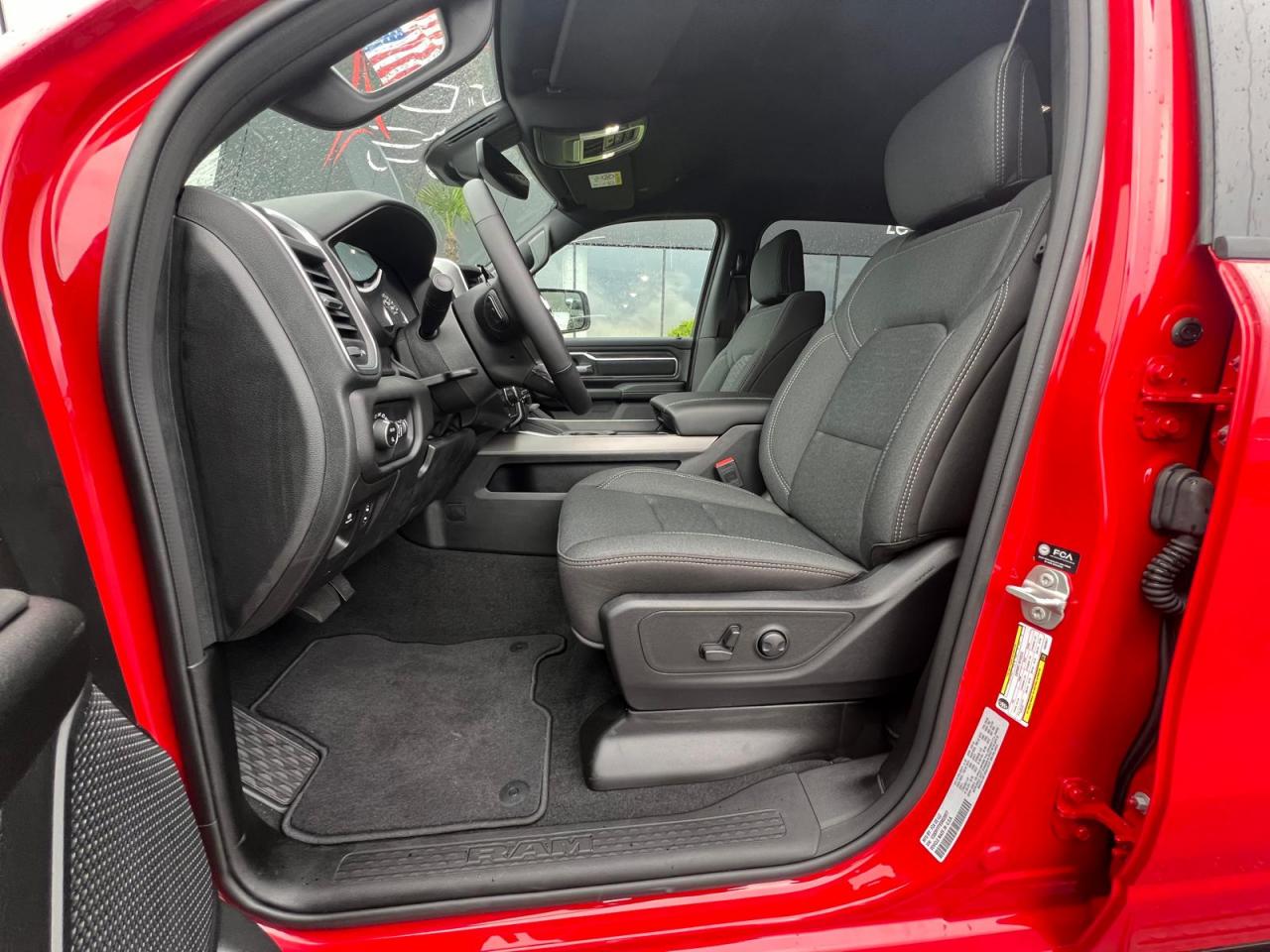 DODGE RAM 1500 CREW CAB BIGHORN NIGHT EDITION 2025