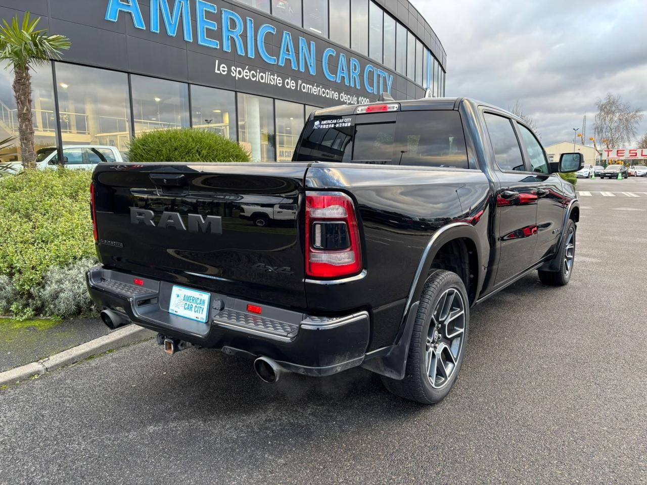 DODGE RAM 1500 CREW LARAMIE BLACK PACKAGE AIR