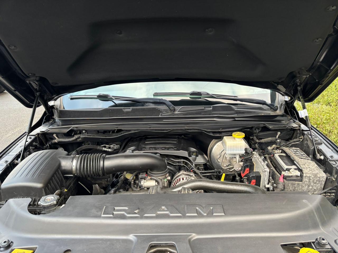 DODGE RAM 1500 CREW LARAMIE BLACK PACKAGE AIR