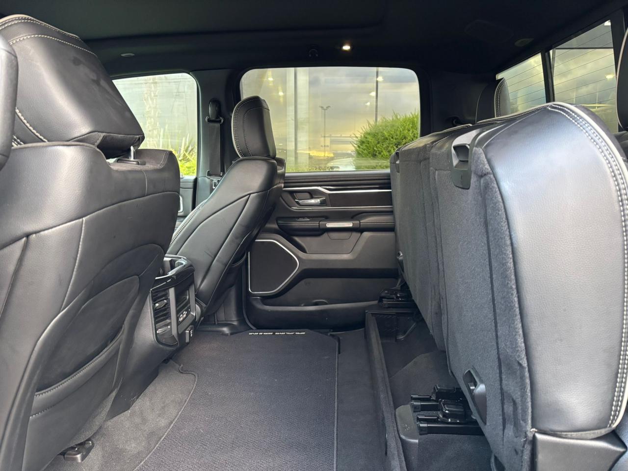 DODGE RAM 1500 CREW LARAMIE BLACK PACKAGE AIR