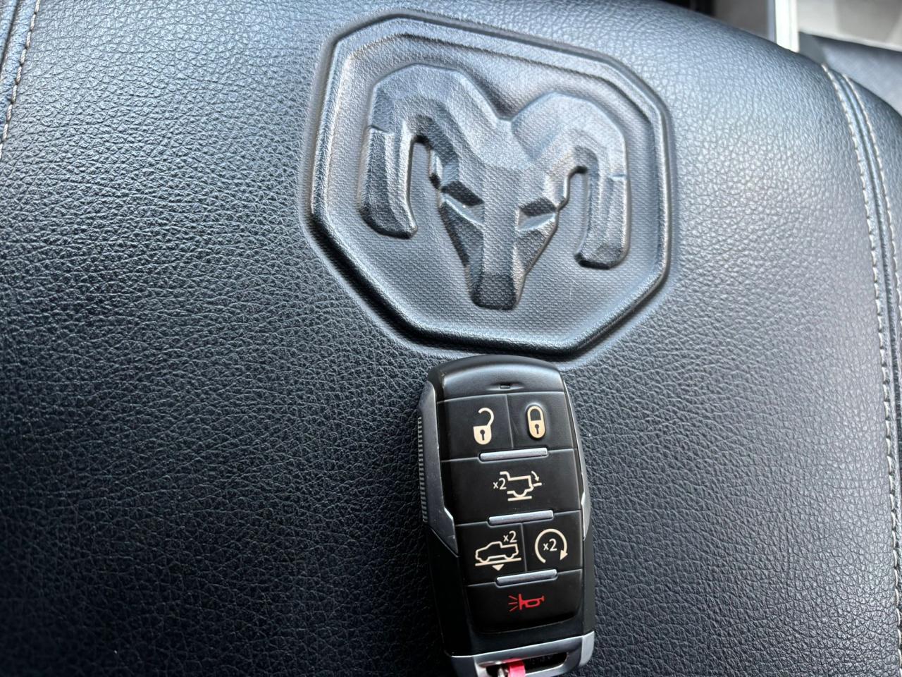 DODGE RAM 1500 CREW LARAMIE BLACK PACKAGE AIR