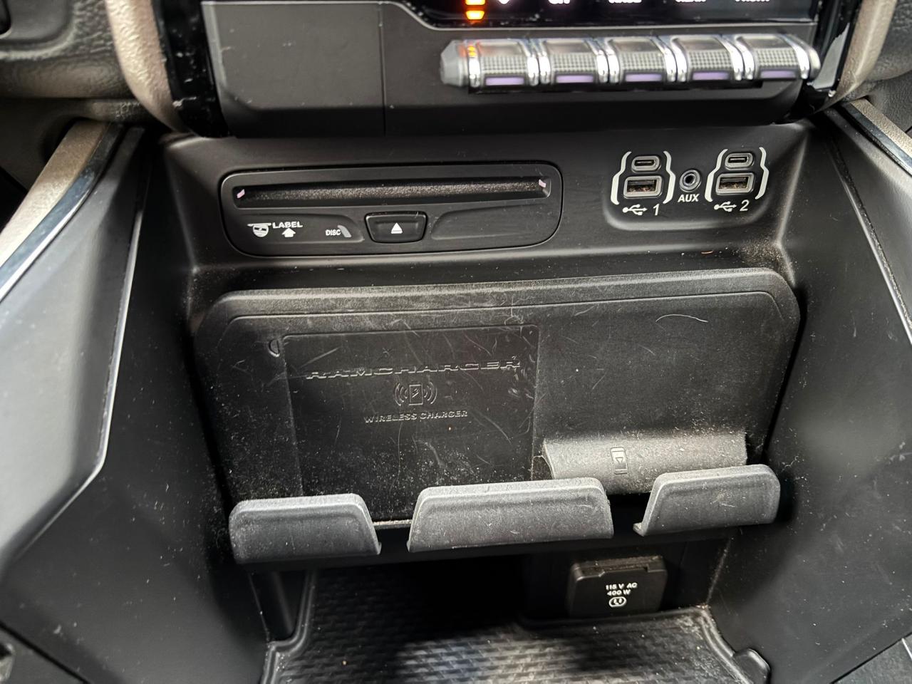 DODGE RAM 1500 CREW LARAMIE BLACK PACKAGE AIR