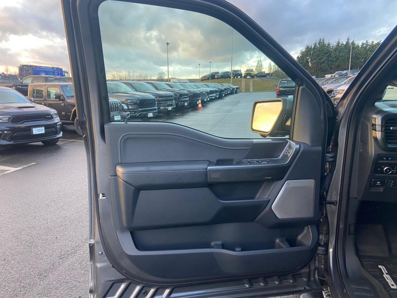 FORD F150 Supercrew LARIAT Black Package V8 5.0L FLEXFUEL