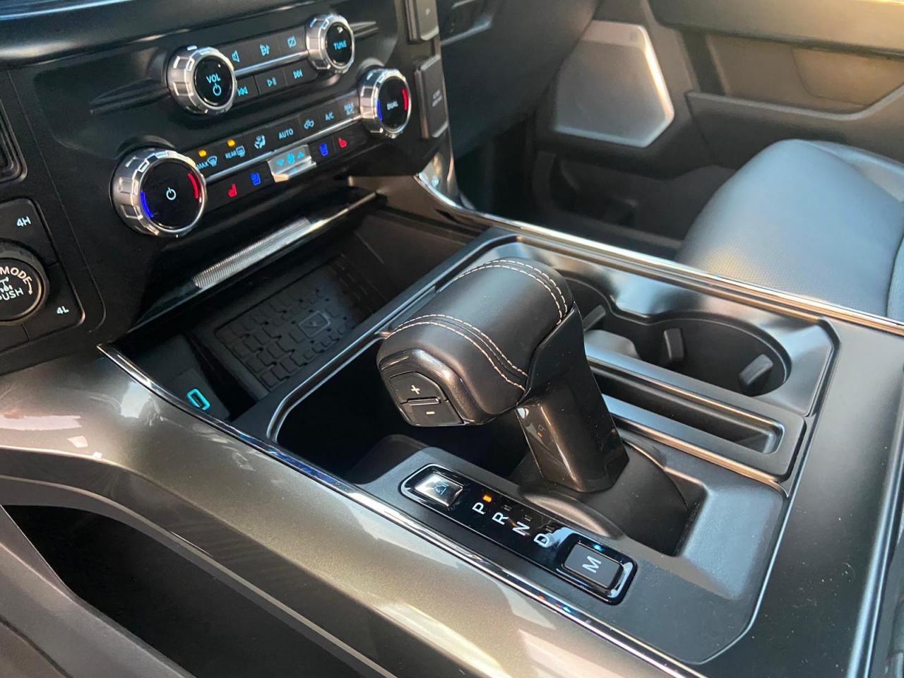 FORD F150 Supercrew LARIAT Black Package V8 5.0L FLEXFUEL