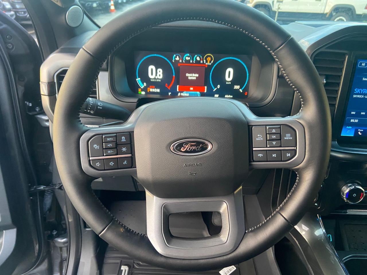 FORD F150 Supercrew LARIAT Black Package V8 5.0L FLEXFUEL