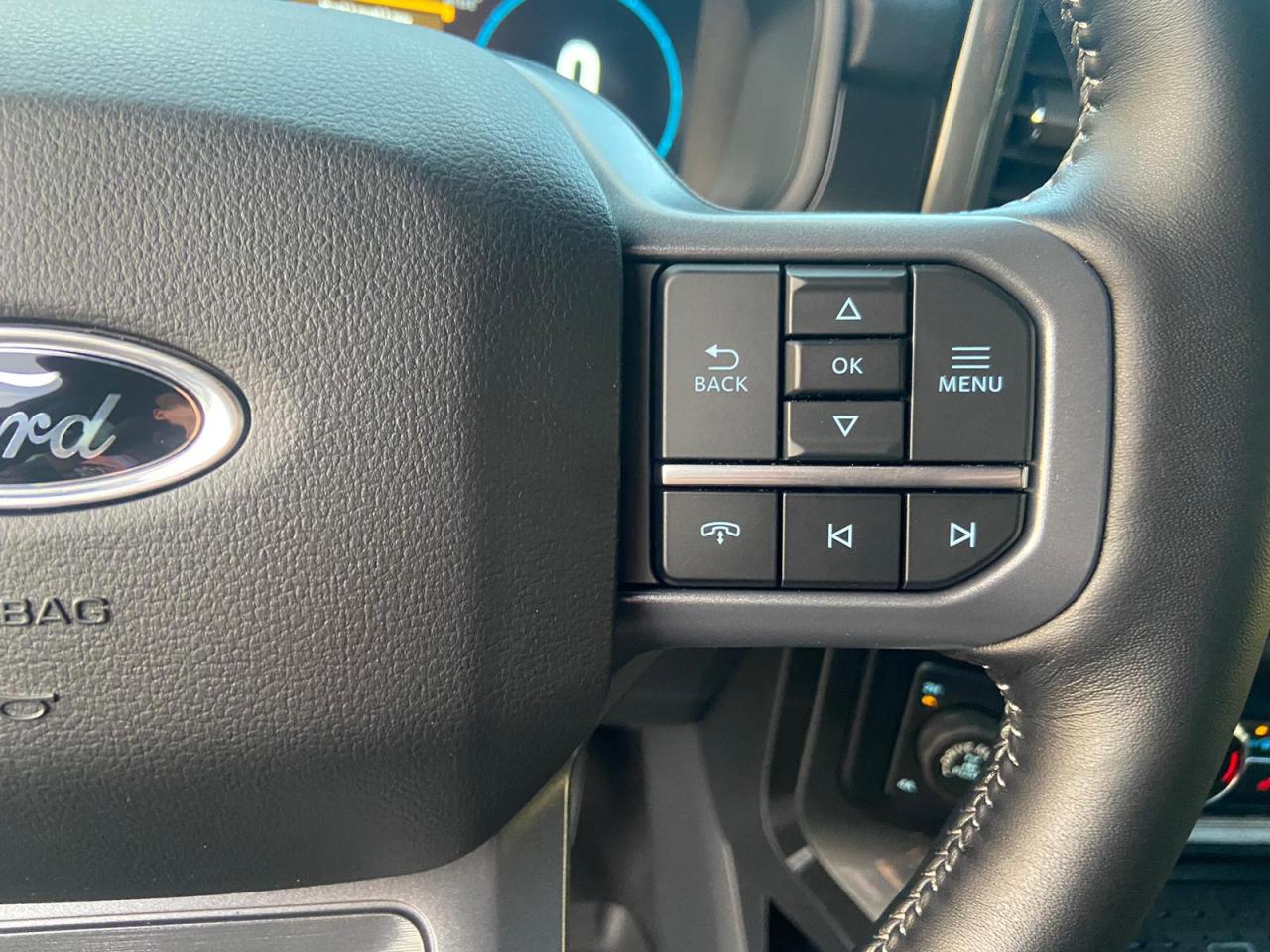 FORD F150 Supercrew LARIAT Black Package V8 5.0L FLEXFUEL