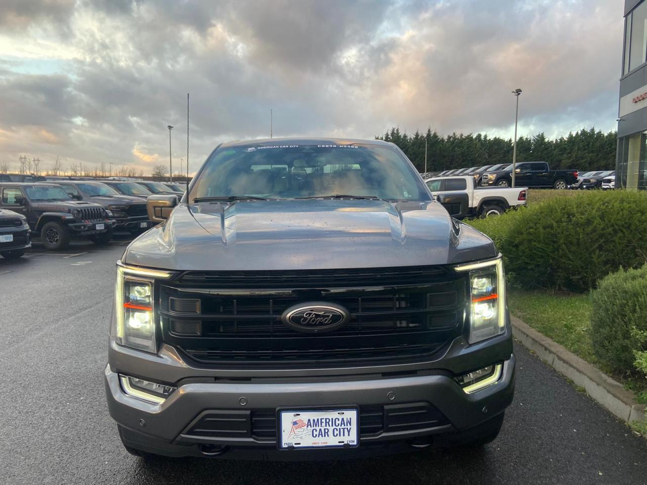 FORD F150 Supercrew LARIAT Black Package V8 5.0L FLEXFUEL