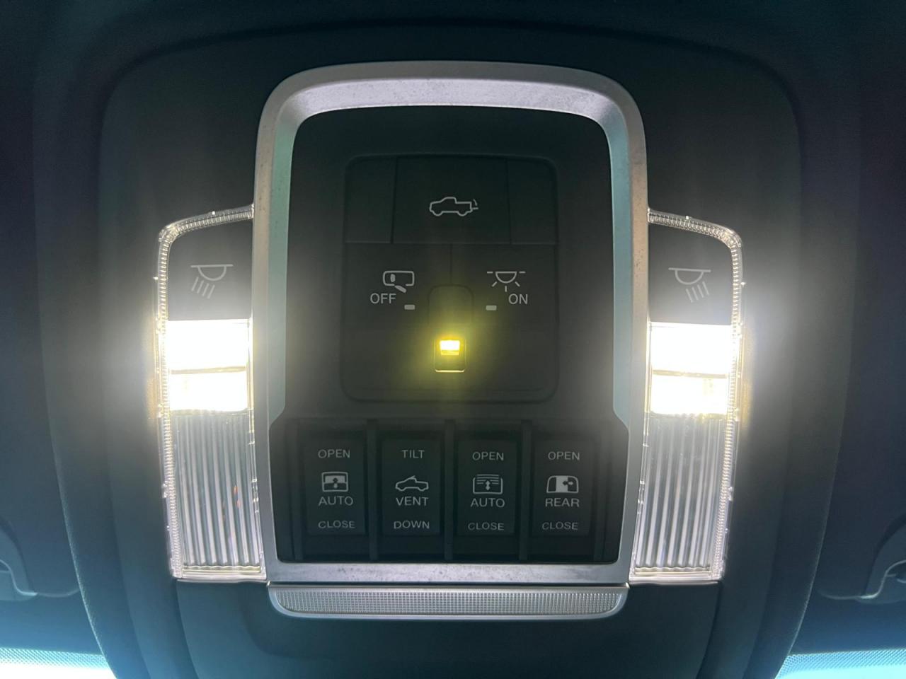 DODGE RAM 1500 crew Laramie Sport AIR