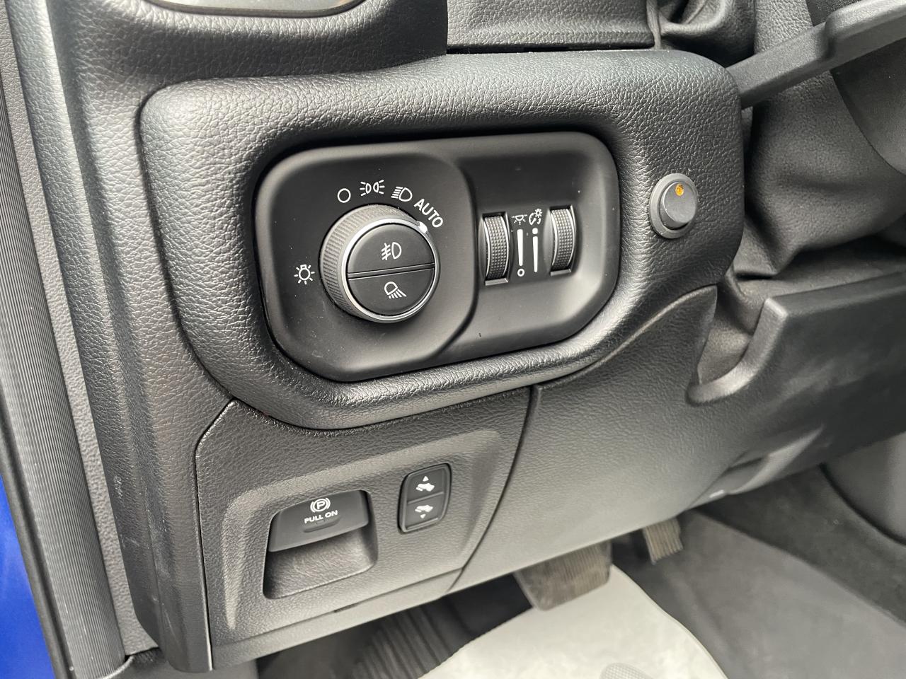 DODGE RAM 1500 CREW CAB SPORT