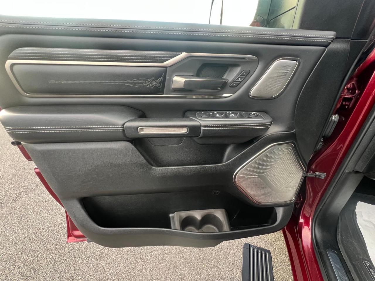 DODGE RAM 1500 CREW LIMITED