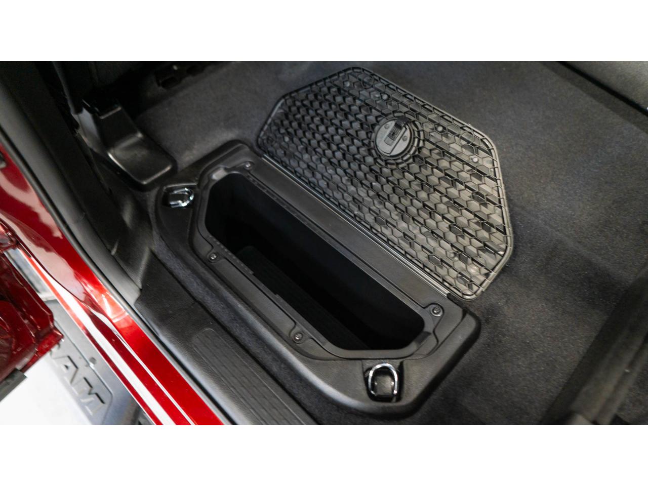 DODGE RAM 1500 CREW CAB SPORT BLACK PACKAGE AIR 2025