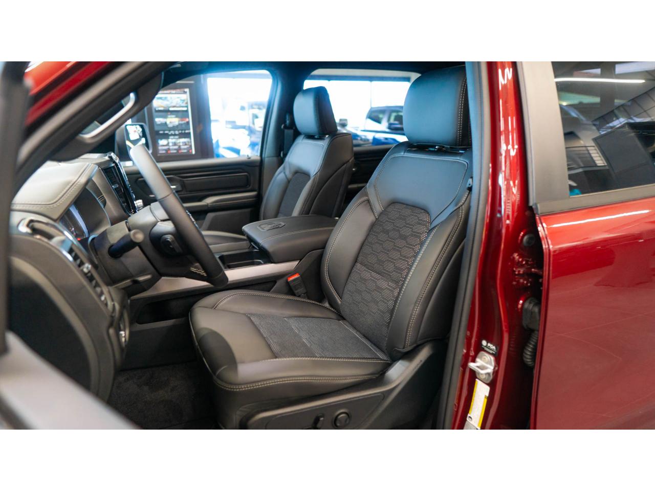 DODGE RAM 1500 CREW CAB SPORT BLACK PACKAGE AIR 2025