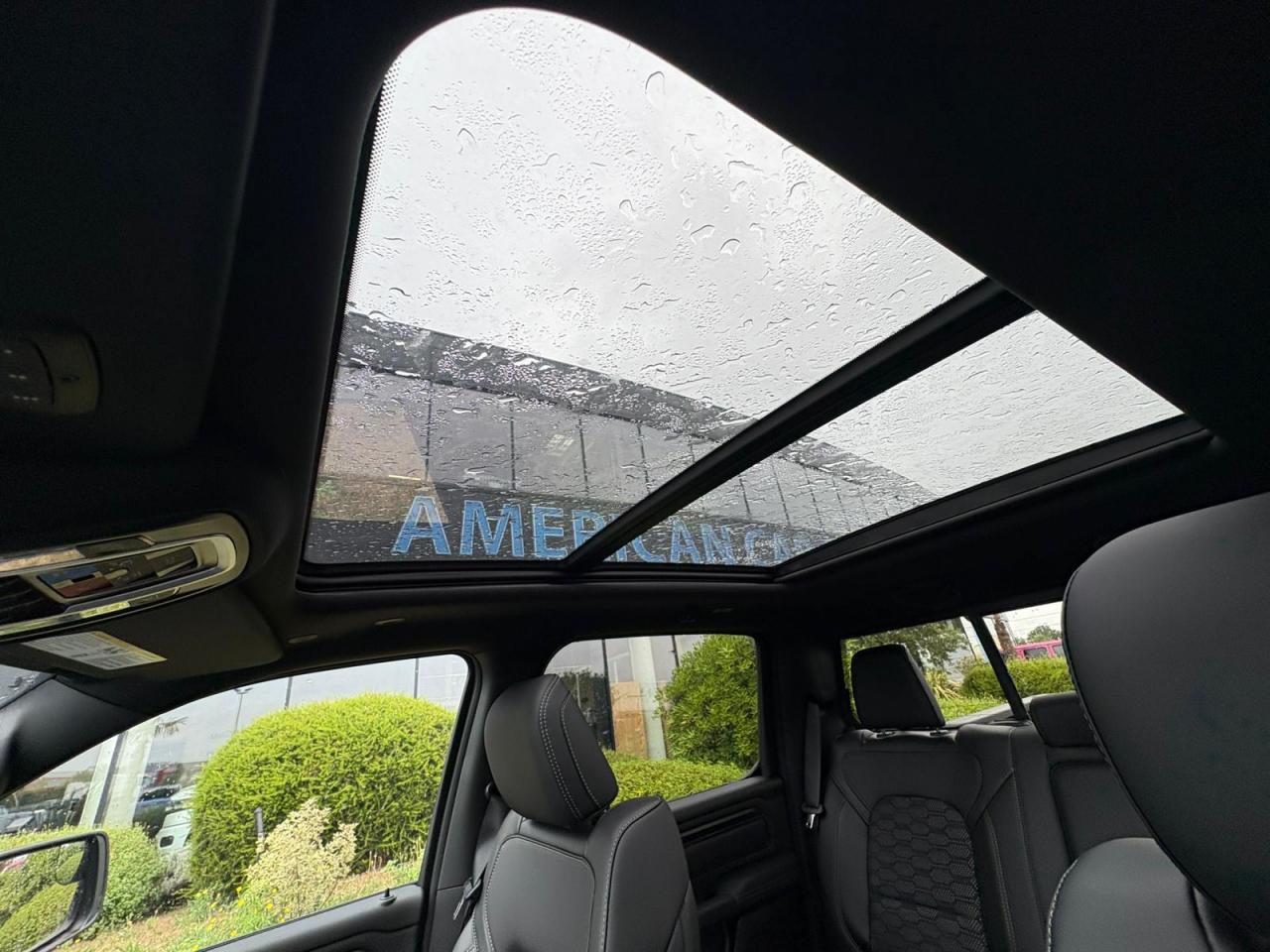 DODGE RAM 1500 CREW CAB SPORT BLACK PACKAGE 2025