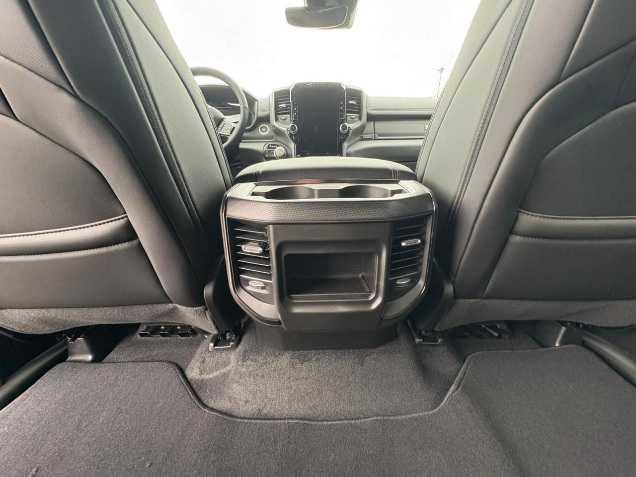 DODGE RAM 1500 CREW CAB SPORT BLACK PACKAGE 2025