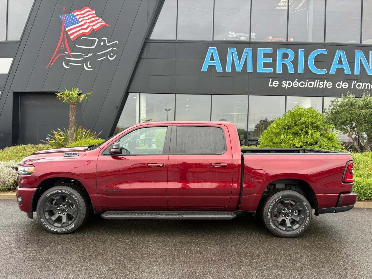 DODGE RAM 1500 CREW CAB SPORT BLACK PACKAGE 2025