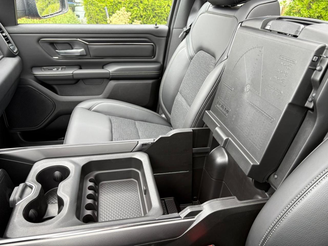 DODGE RAM 1500 CREW CAB SPORT BLACK PACKAGE 2025