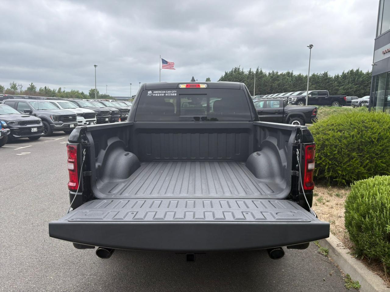 DODGE RAM 1500 CREW CAB SPORT BLACK PACKAGE AIR