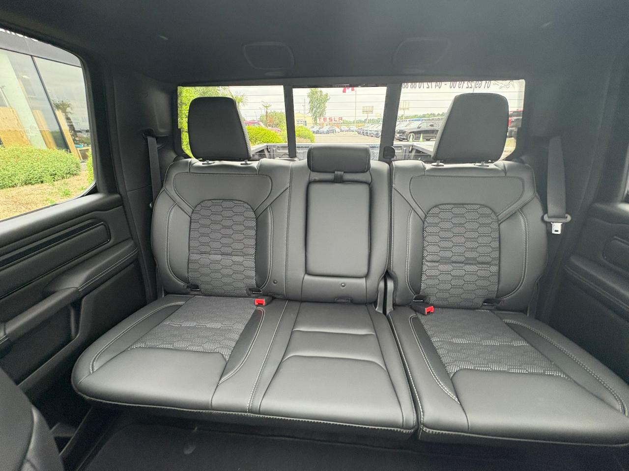 DODGE RAM 1500 CREW CAB SPORT BLACK PACKAGE AIR