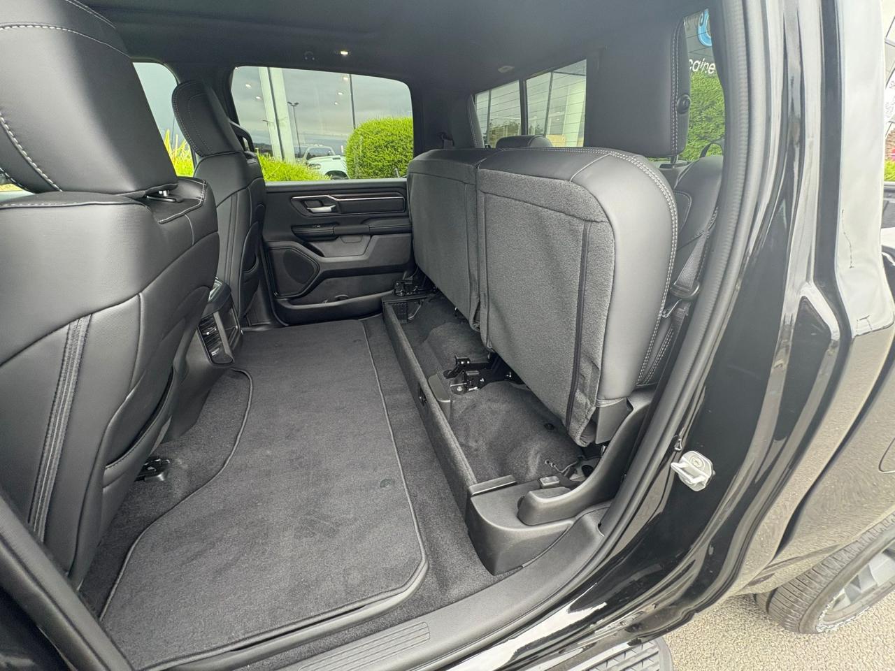 DODGE RAM 1500 CREW CAB SPORT BLACK PACKAGE AIR