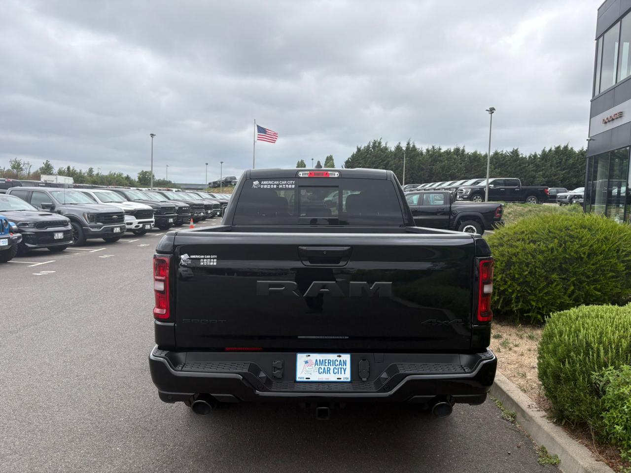 DODGE RAM 1500 CREW CAB SPORT BLACK PACKAGE AIR