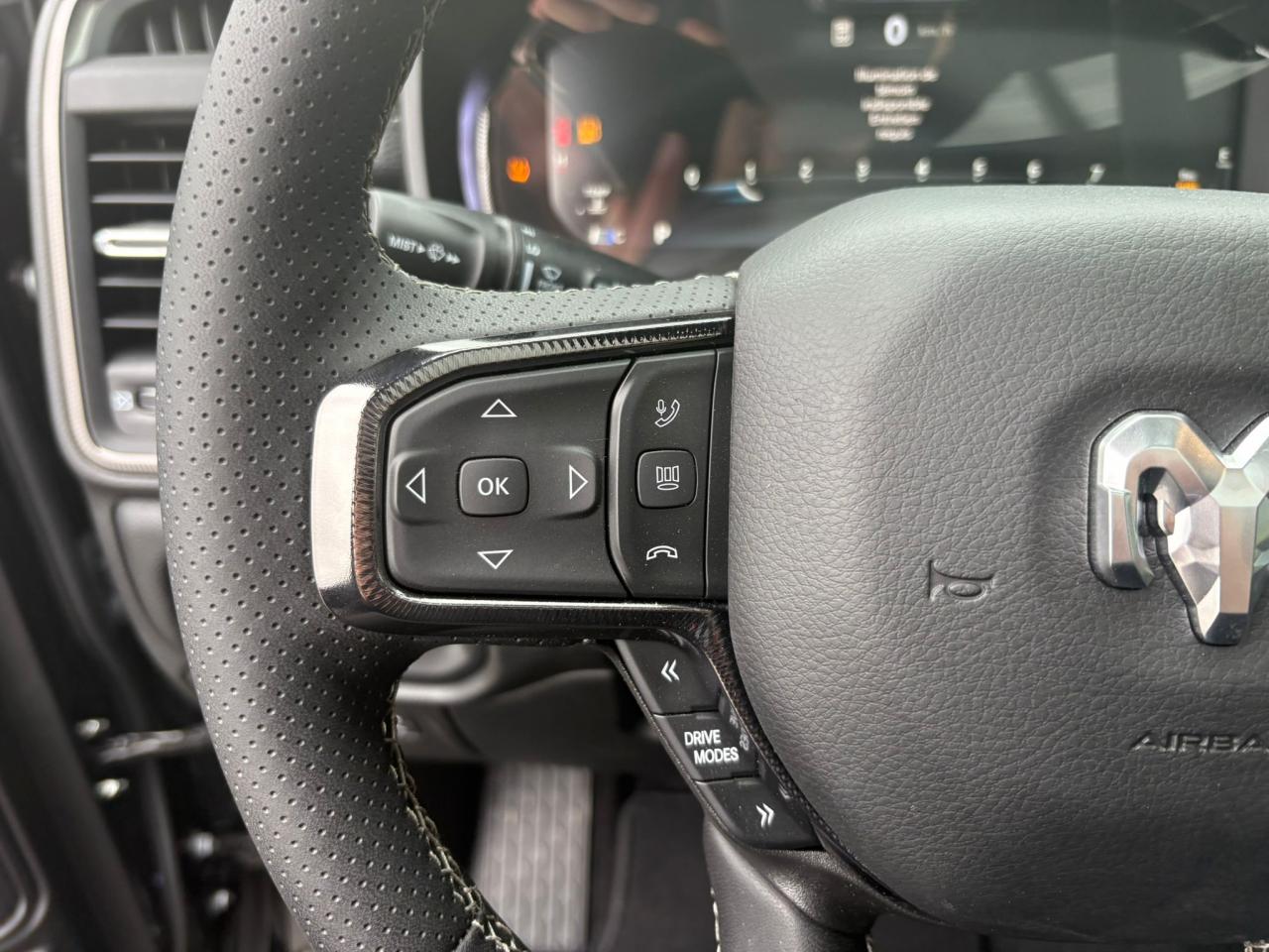 DODGE RAM 1500 CREW CAB SPORT BLACK PACKAGE AIR