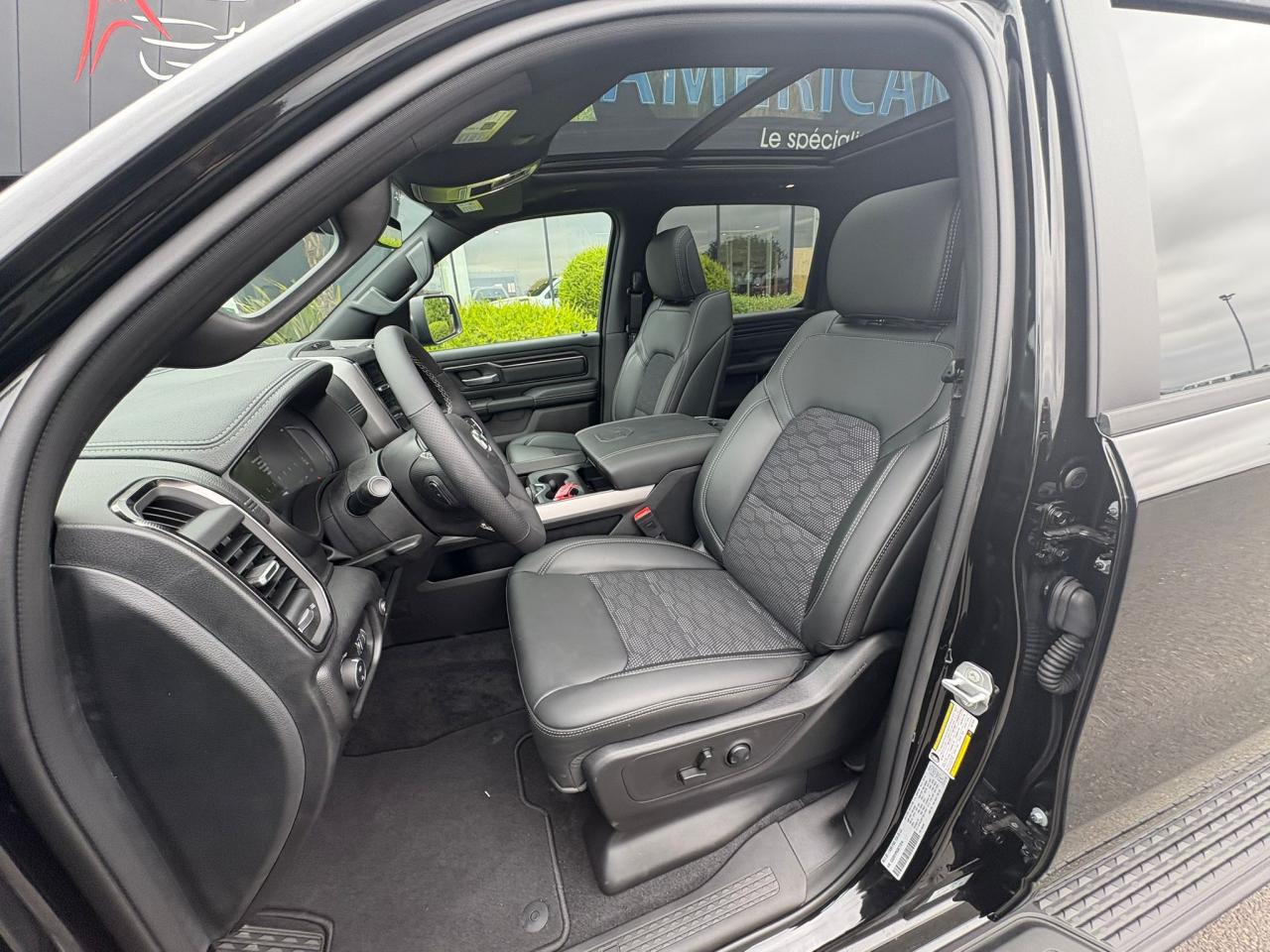 DODGE RAM 1500 CREW CAB SPORT BLACK PACKAGE AIR