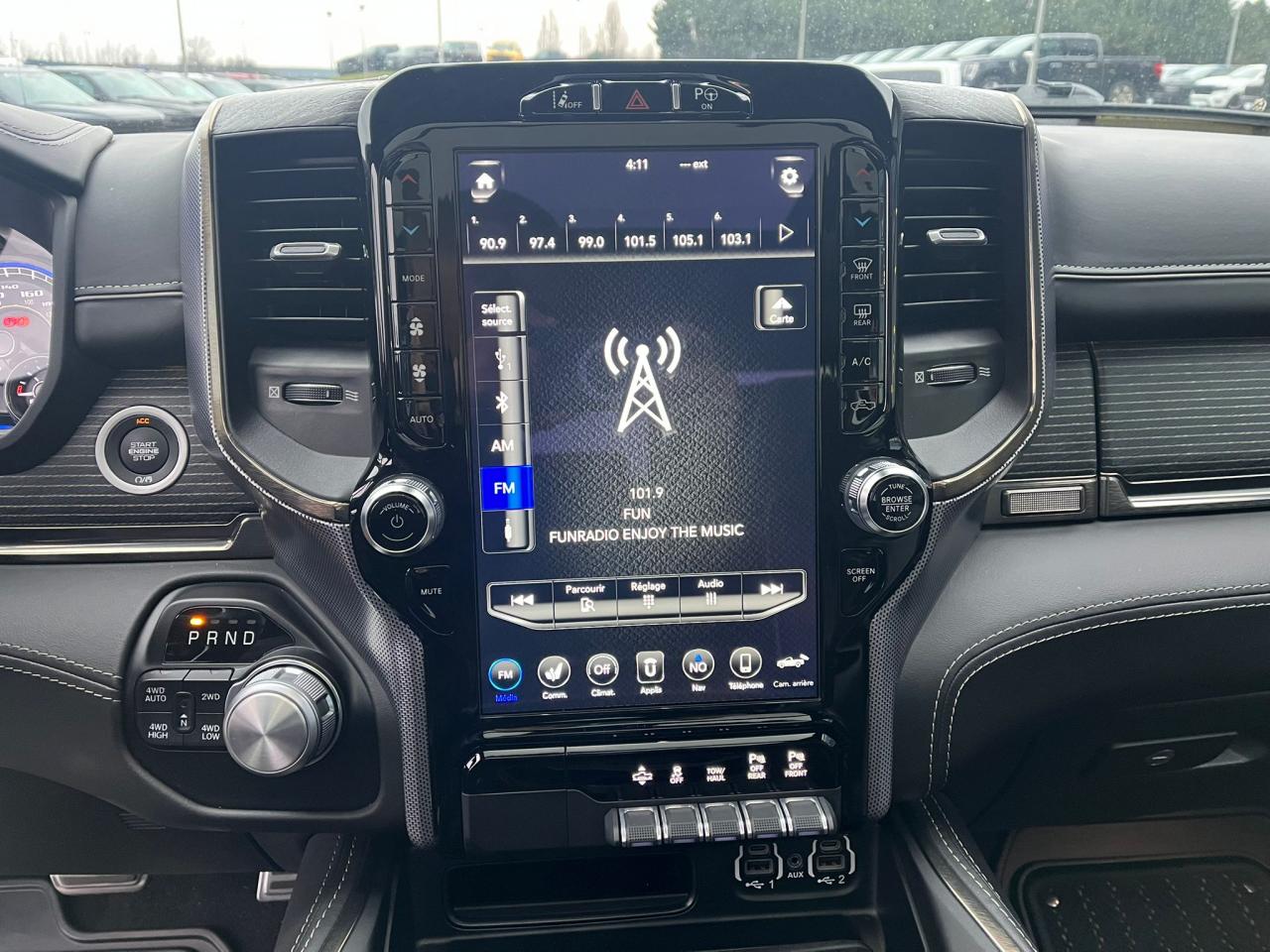 DODGE RAM 1500 CREW LIMITED RAMBOX