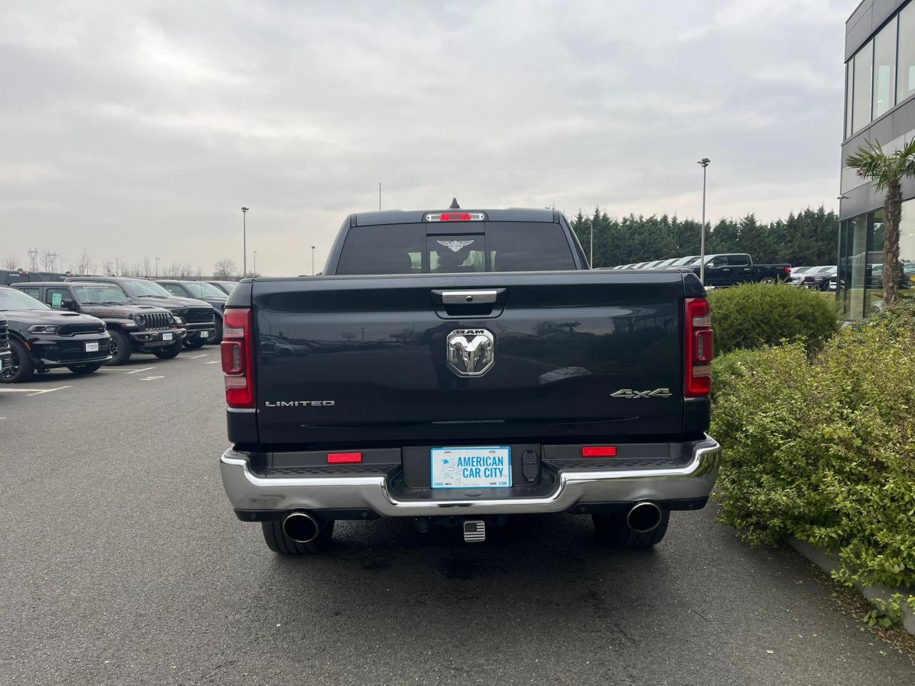 DODGE RAM 1500 CREW LIMITED RAMBOX