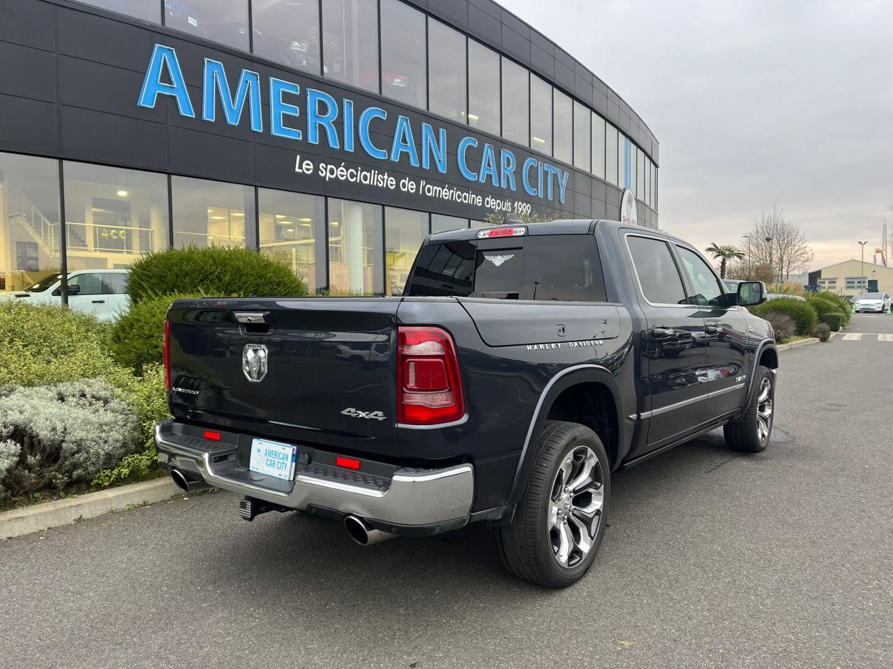 DODGE RAM 1500 CREW LIMITED RAMBOX