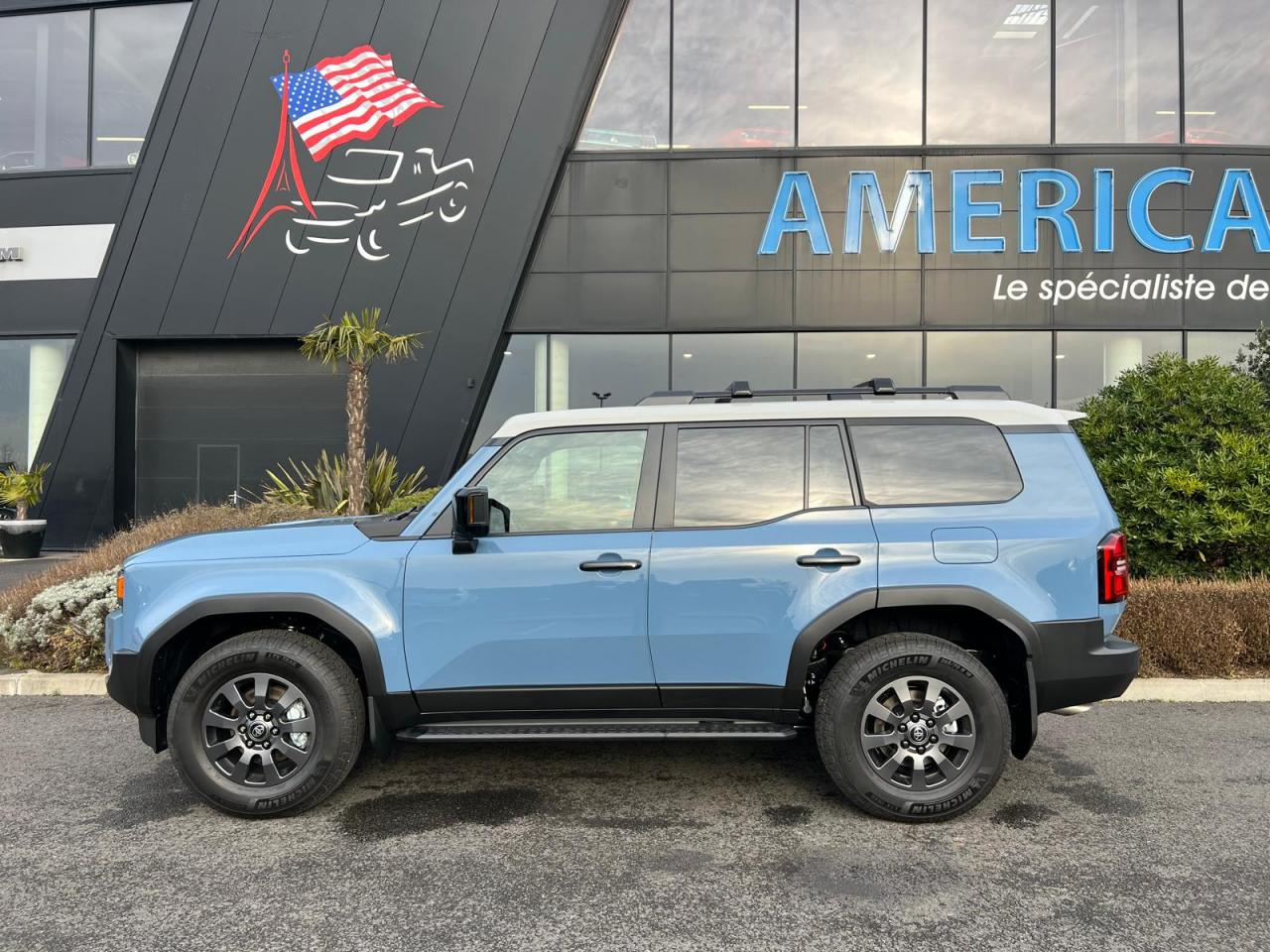 TOYOTA LAND CRUISER 4WD WAGON HYBRID