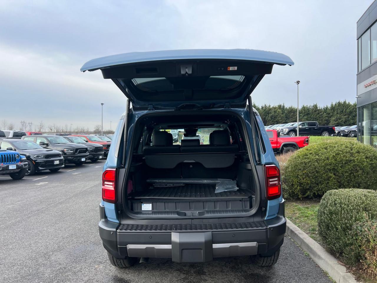 TOYOTA LAND CRUISER 4WD WAGON HYBRID