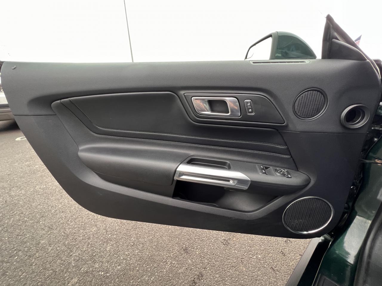 FORD MUSTANG BULLITT V8 5.0L - MALUS INCLUS