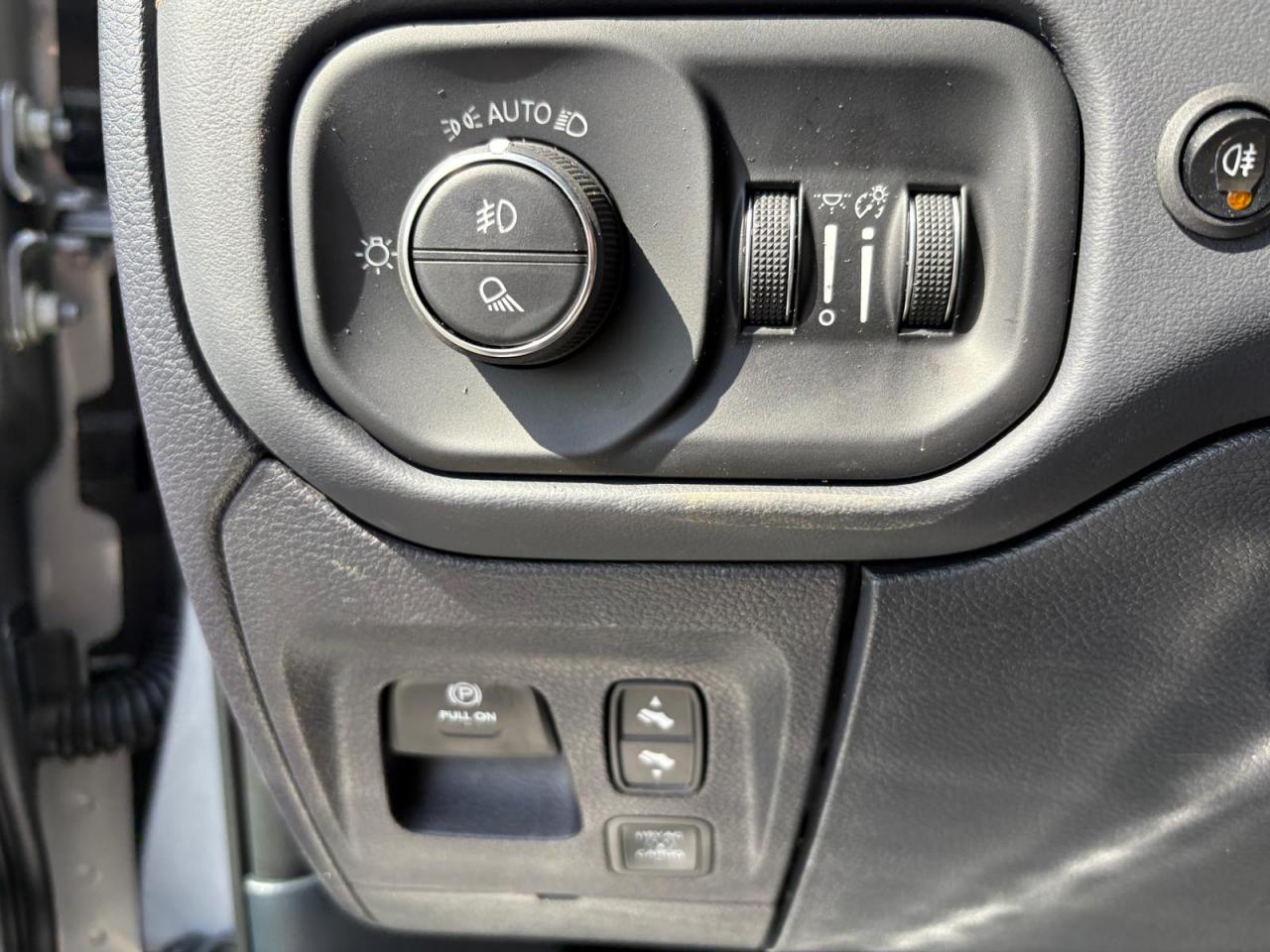 DODGE RAM 1500 CREW TUNGSTEN AIR RAMBOX HAYON MULTI