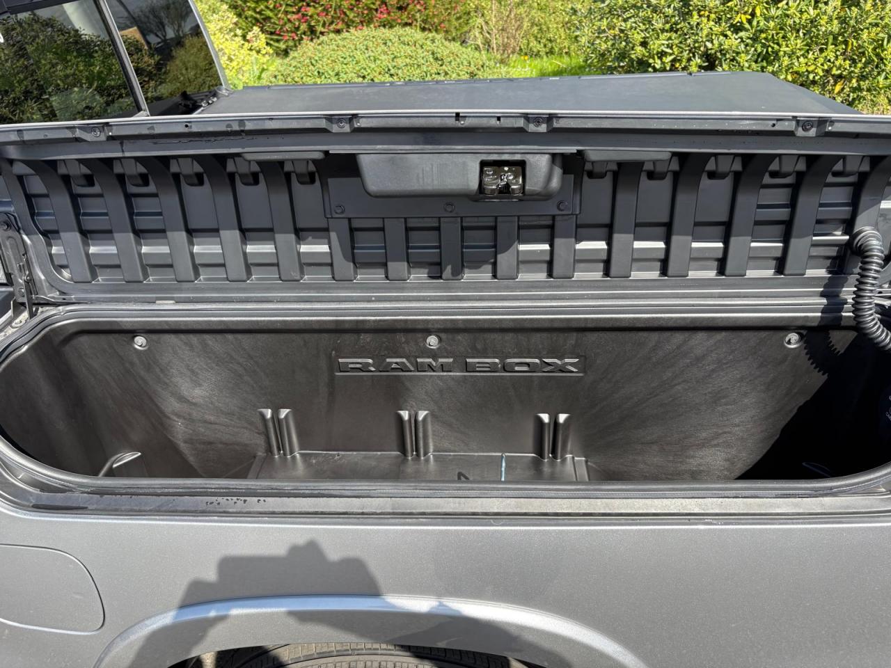 DODGE RAM 1500 CREW TUNGSTEN AIR RAMBOX HAYON MULTI