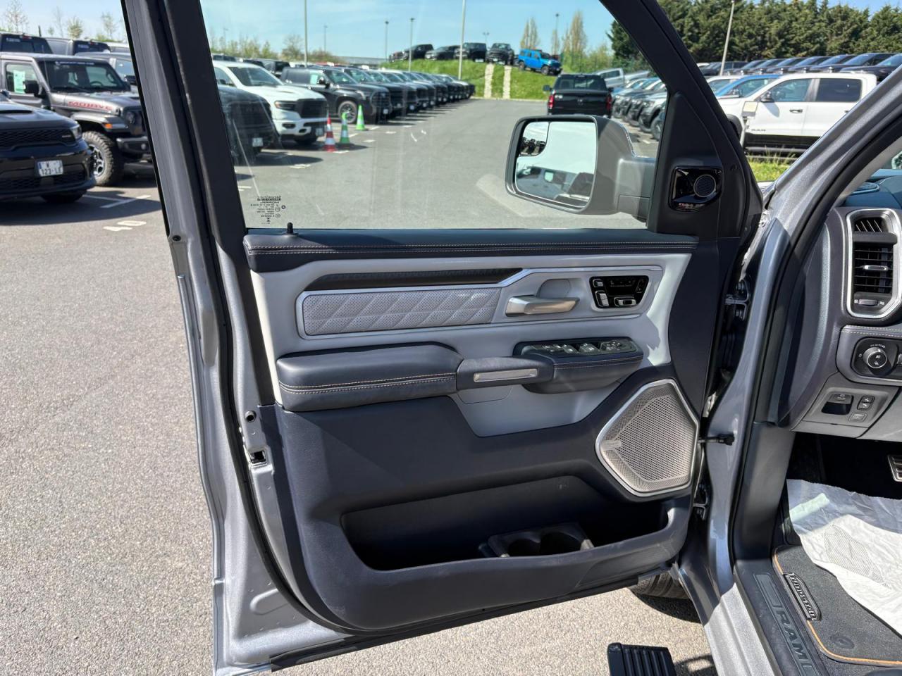 DODGE RAM 1500 CREW TUNGSTEN AIR RAMBOX HAYON MULTI