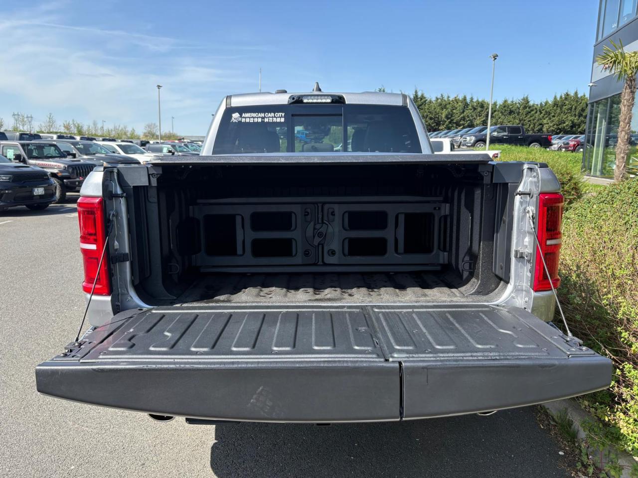 DODGE RAM 1500 CREW TUNGSTEN AIR RAMBOX HAYON MULTI