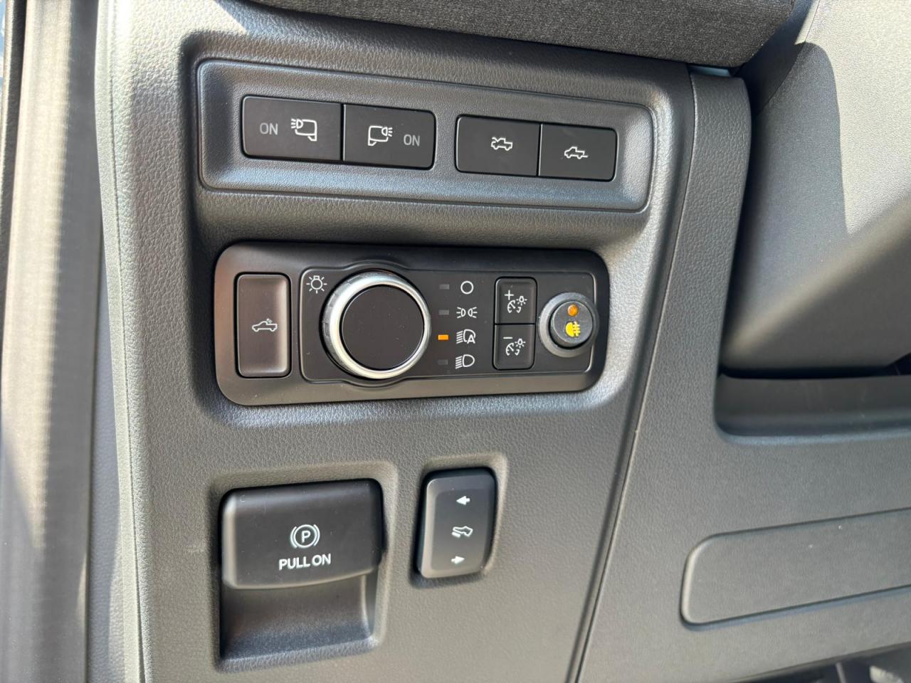 FORD F150 Lightning Lariat Extended-Range