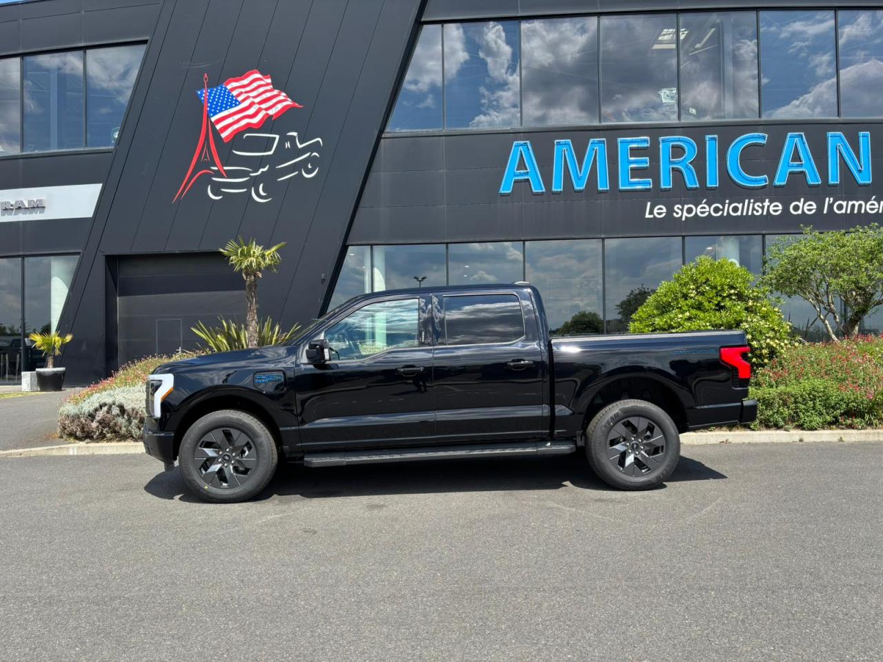FORD F150 Lightning Lariat Extended-Range