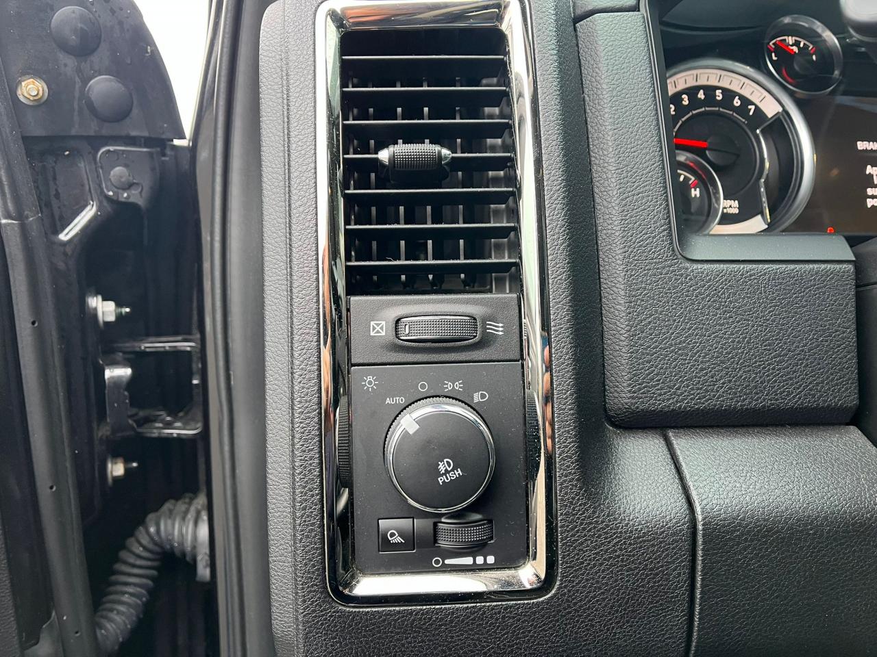DODGE RAM 1500 CREW SPORT AIR RAMBOX