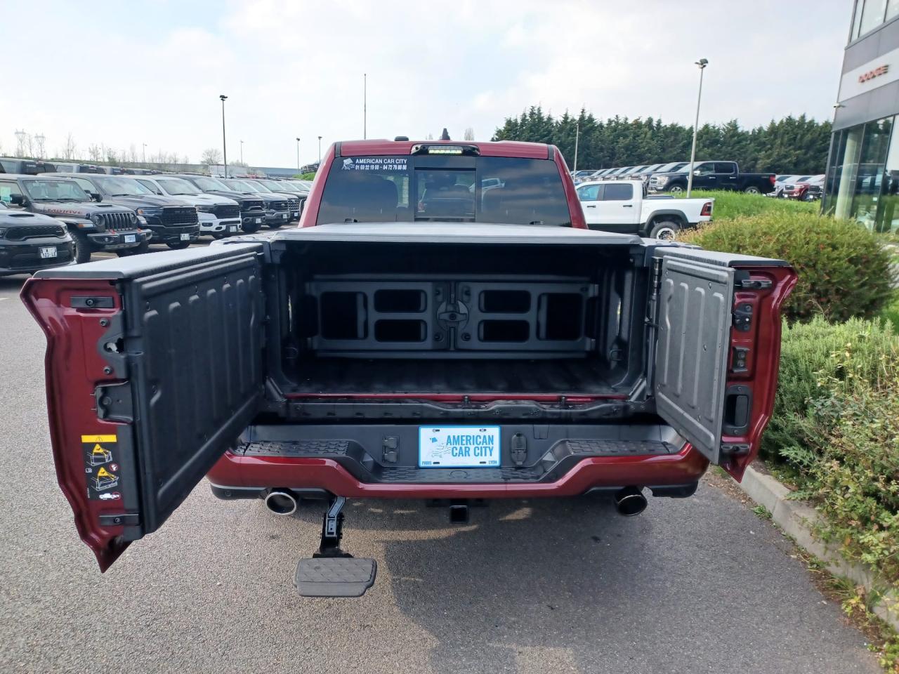 DODGE RAM 1500 CREW LIMITED NIGHT EDITION RAMBOX HAYON MULTI