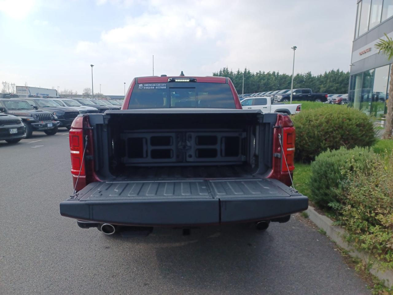 DODGE RAM 1500 CREW LIMITED NIGHT EDITION RAMBOX HAYON MULTI