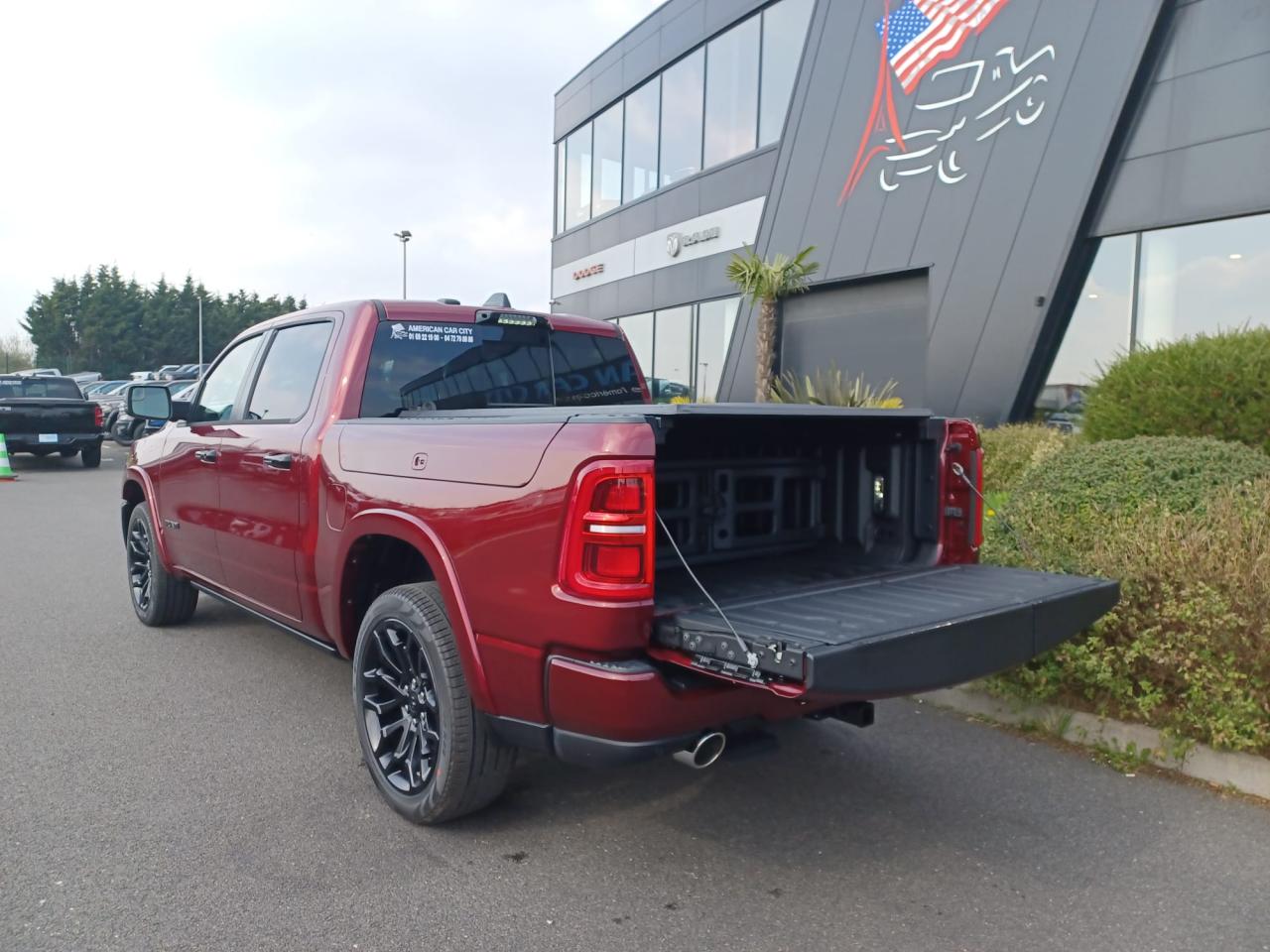 DODGE RAM 1500 CREW LIMITED NIGHT EDITION RAMBOX HAYON MULTI
