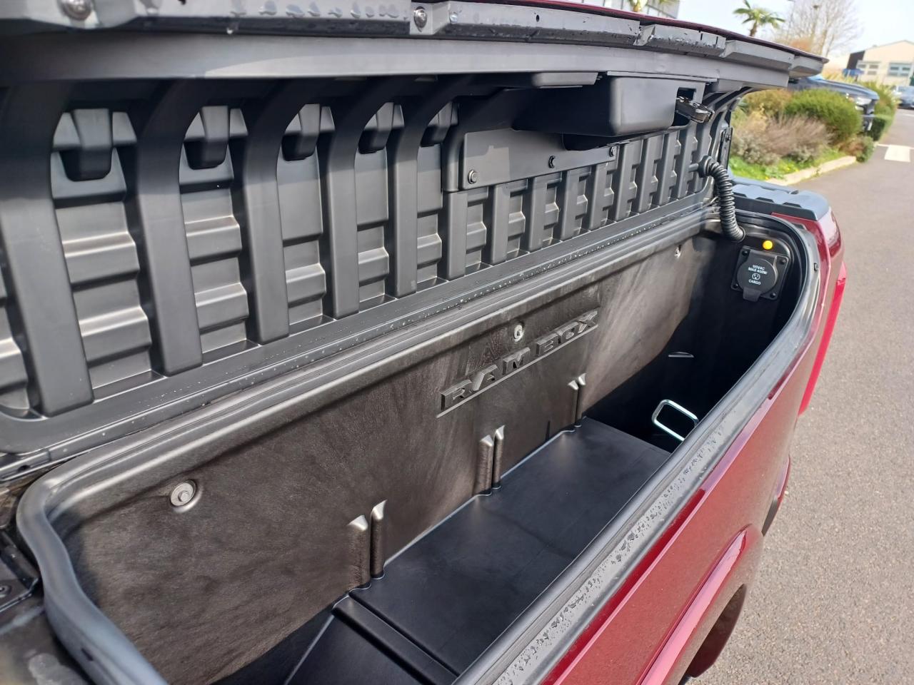 DODGE RAM 1500 CREW LIMITED NIGHT EDITION RAMBOX HAYON MULTI