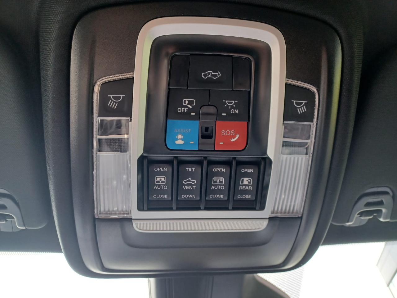 DODGE RAM 1500 CREW LIMITED NIGHT EDITION RAMBOX HAYON MULTI