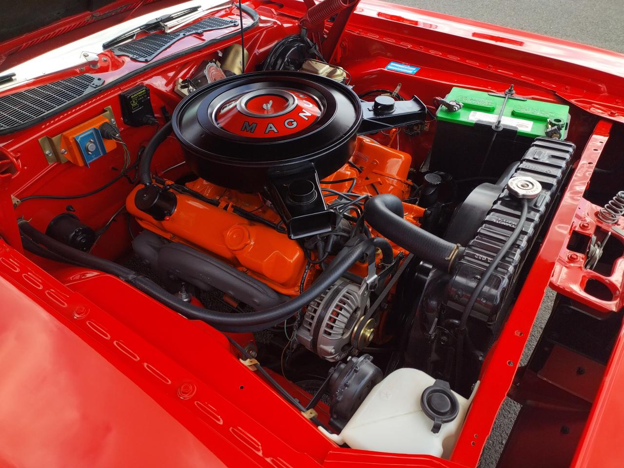 DODGE CHALLENGER 383 MAGNUM BOITE MECA 4, PISTOL GRIP