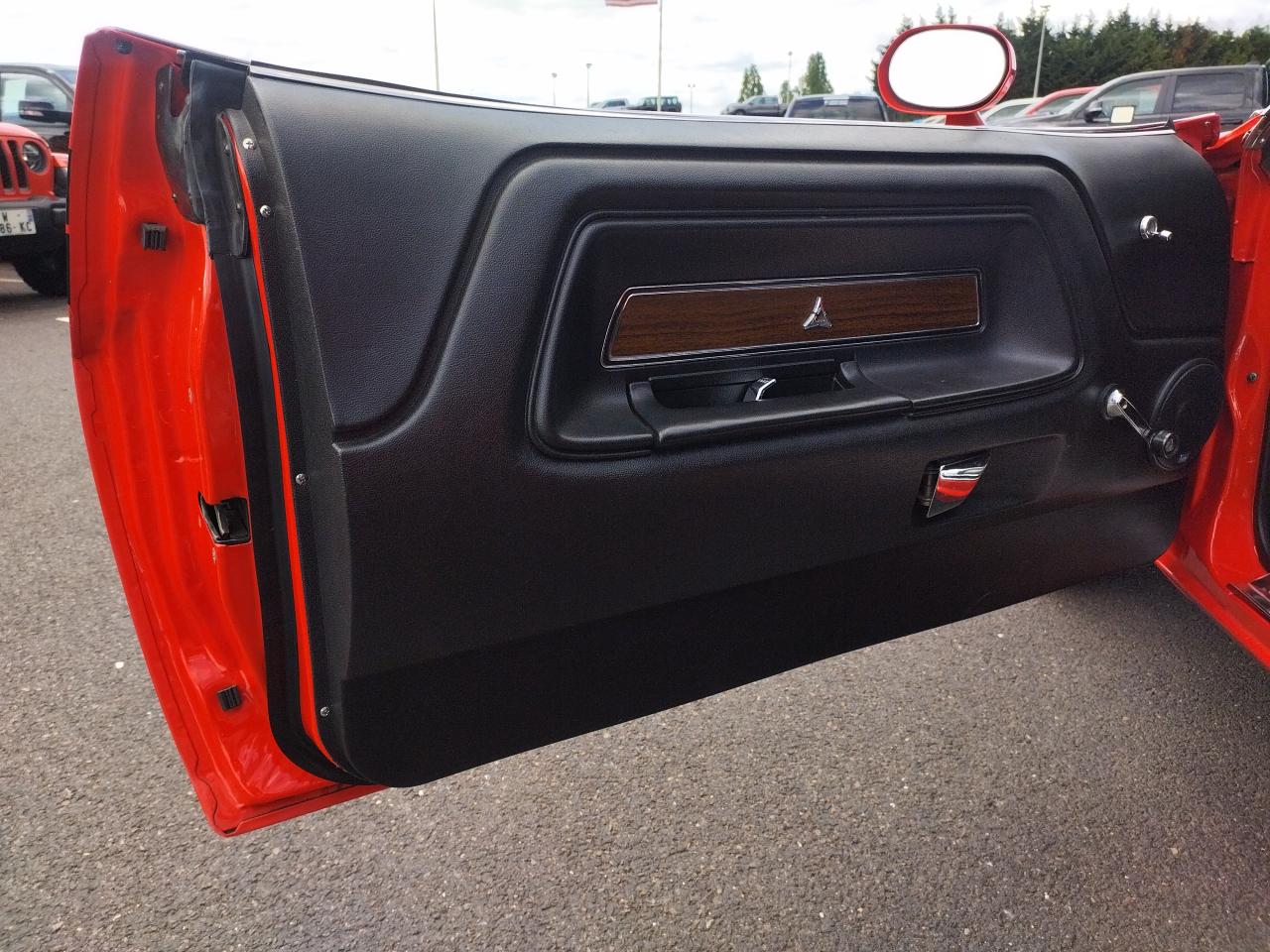 DODGE CHALLENGER 383 MAGNUM BOITE MECA 4, PISTOL GRIP