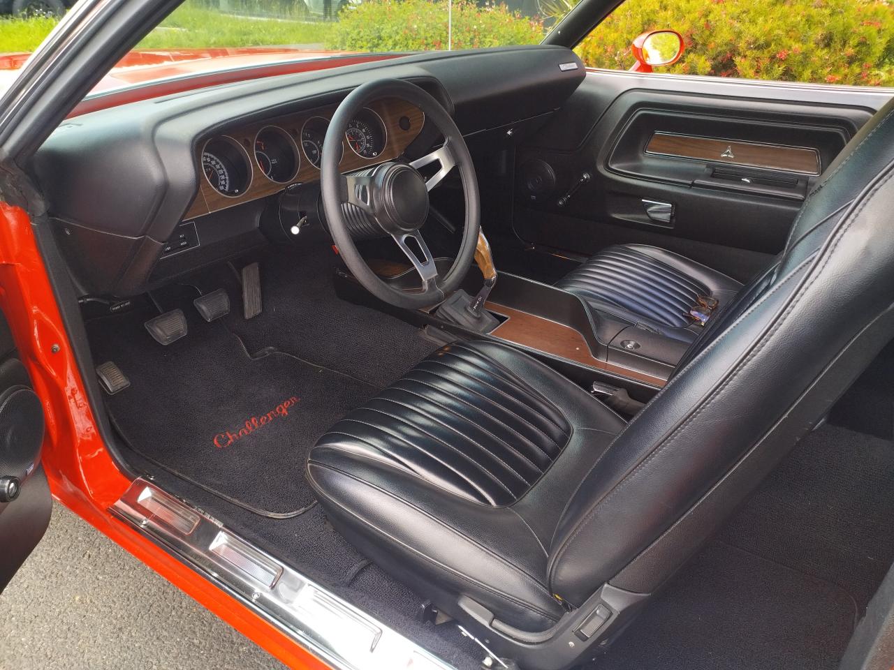 DODGE CHALLENGER 383 MAGNUM BOITE MECA 4, PISTOL GRIP