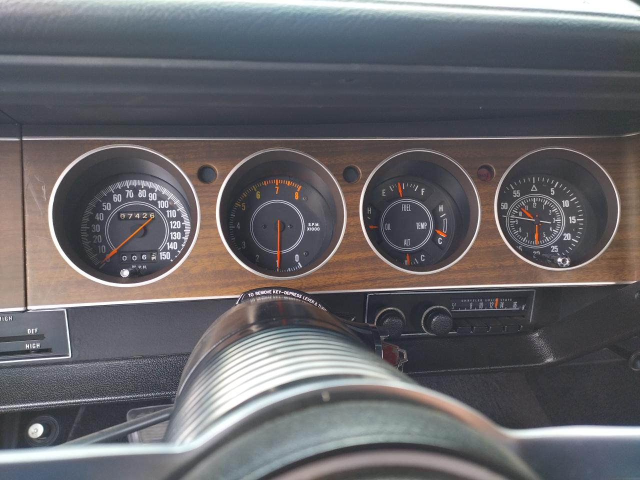 DODGE CHALLENGER 383 MAGNUM BOITE MECA 4, PISTOL GRIP